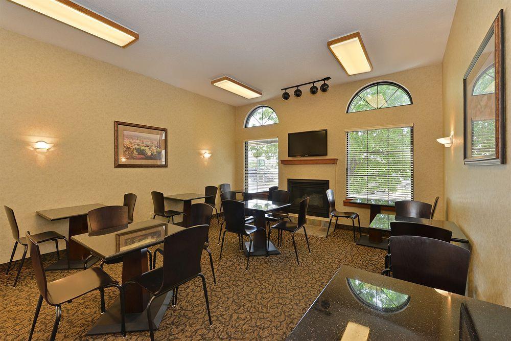 Kelly Inn 13Th Avenue Fargo Extérieur photo