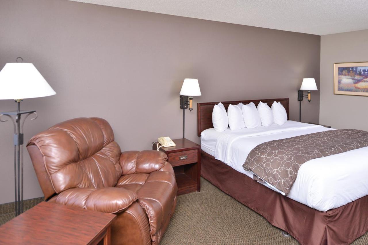 Kelly Inn 13Th Avenue Fargo Extérieur photo